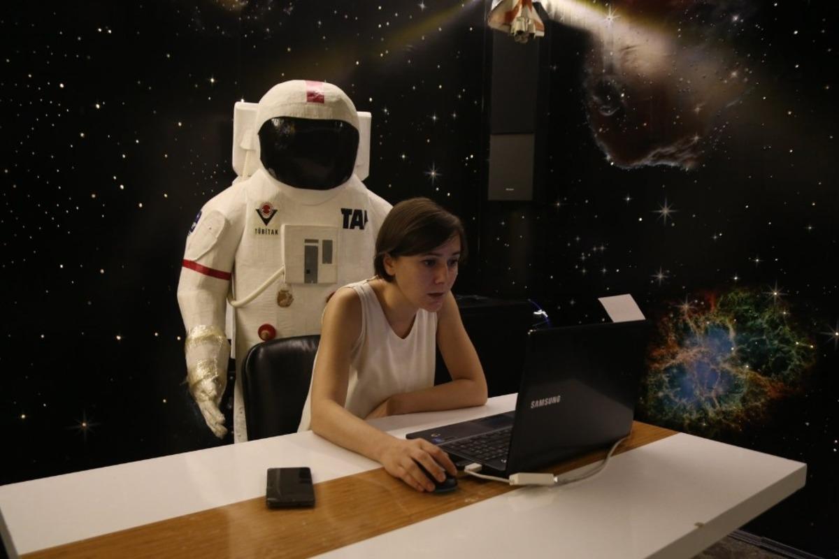 Ali Kuş&ccedil;u Uzay Evi &Ccedil;evrimi&ccedil;i Eğitimleri&rsquo;ne yoğun ilgi