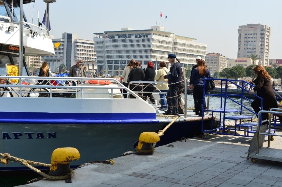İzmir&rsquo;de deniz ulaşımı y&uuml;kseliyor