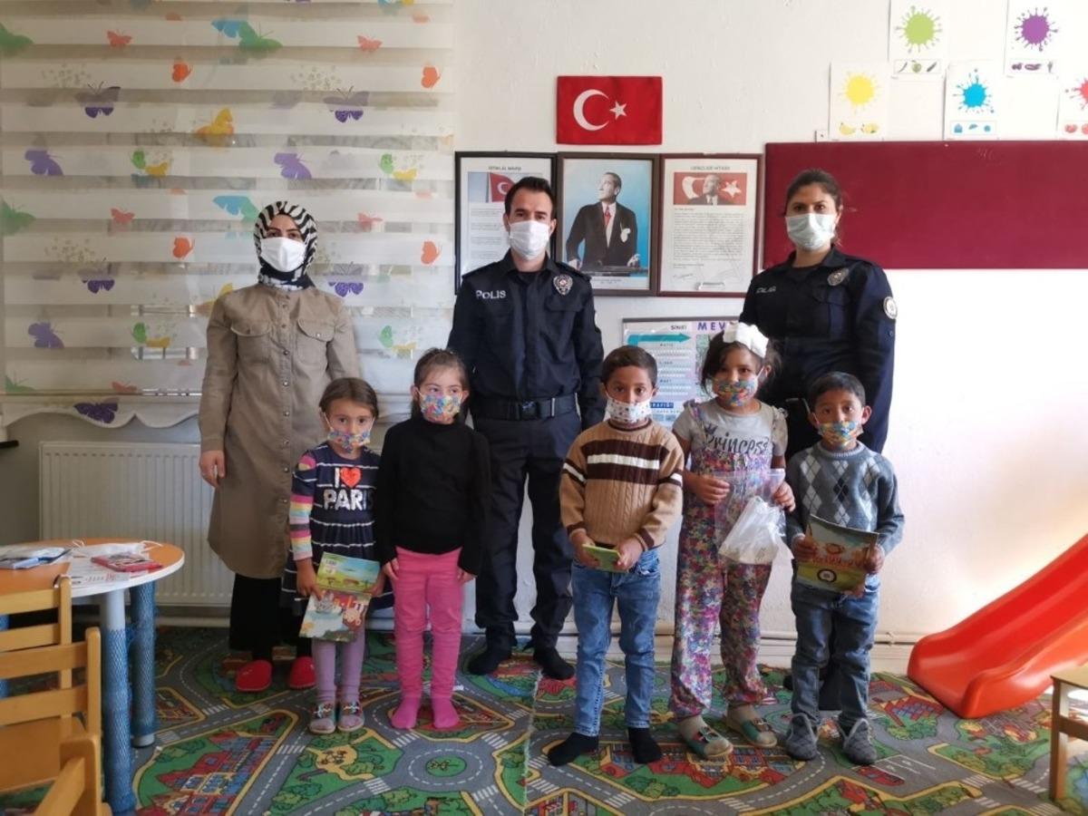 Polis minik y&uuml;reklere b&ouml;yle dokundu