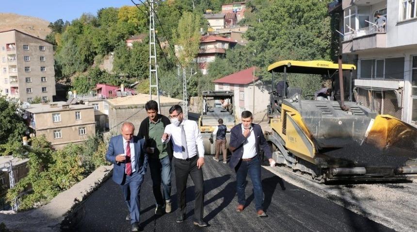 Bitlis Belediyesinden yol asfaltlama çalışması