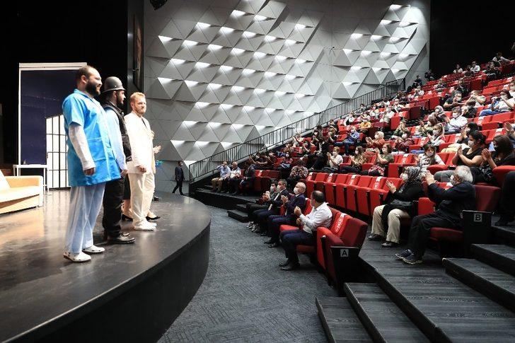 Denizli’de tiyatronun perdeleri açıldı G3