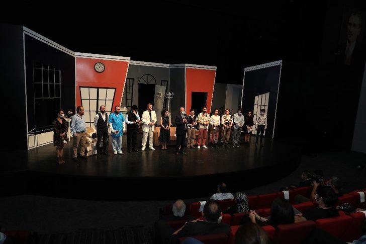 Denizli’de tiyatronun perdeleri açıldı G4