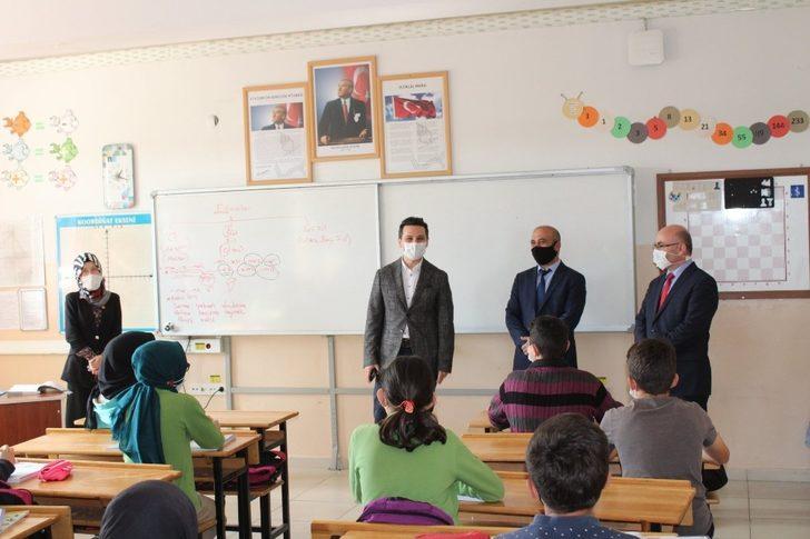 Kaymakam Karadağ:” Maske, mesafe ve temizlik hassasiyetine veliler de eşlik etmeli” G2