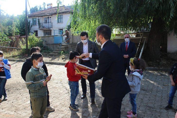 Kaymakam Karadağ:” Maske, mesafe ve temizlik hassasiyetine veliler de eşlik etmeli” G5