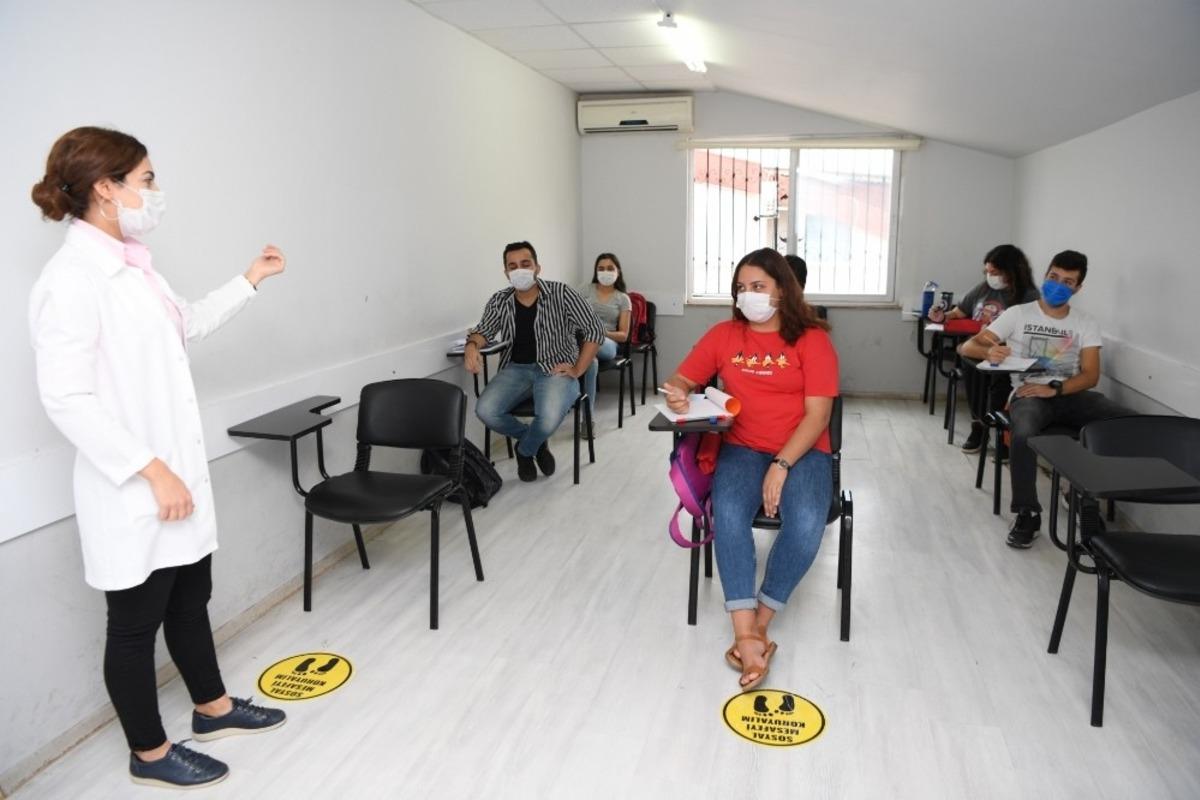 Konyaaltı Et&uuml;t Merkezi&rsquo;nde eğitimler başladı