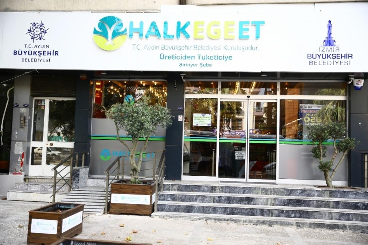 İzmirli vatandaşlar Halk Ege Et&rsquo;e yoğun ilgi g&ouml;steriyor