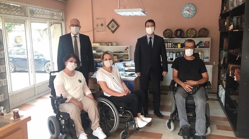 İl Müdürü Gülgeç’ten Salihli’nin devlet sanatçılarına ziyaret