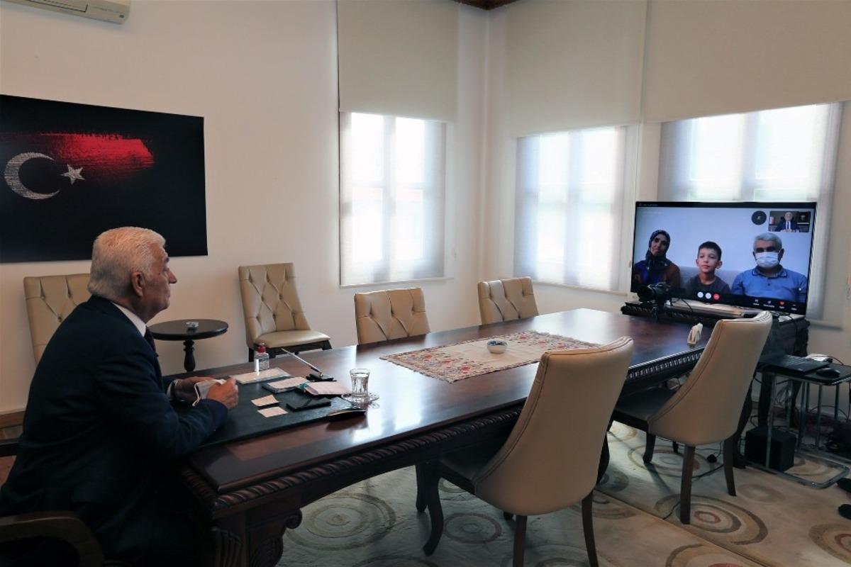Başkan G&uuml;r&uuml;n Taha&rsquo;nın tablet talebini karşıladı