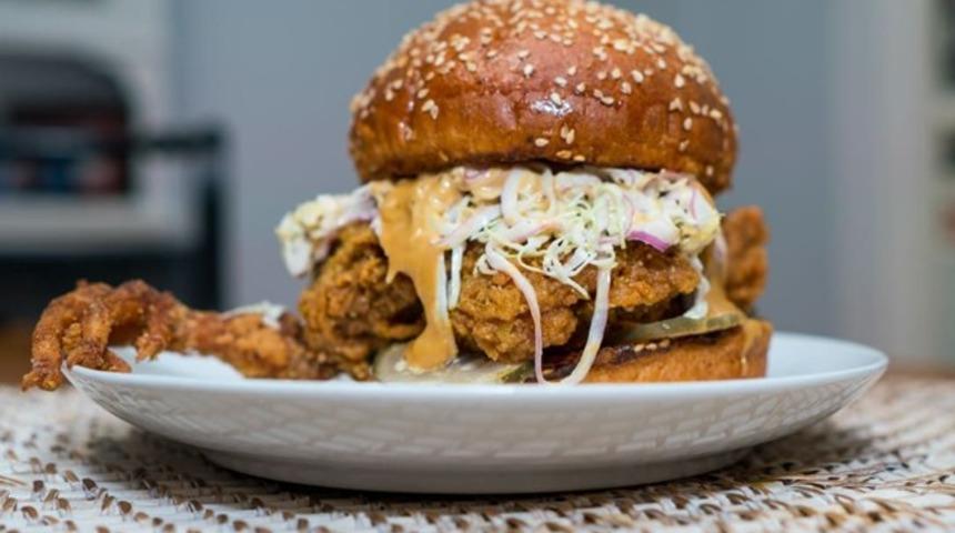 Michelin yıldızlı şeften t&uuml;yler &uuml;rperten hamburger