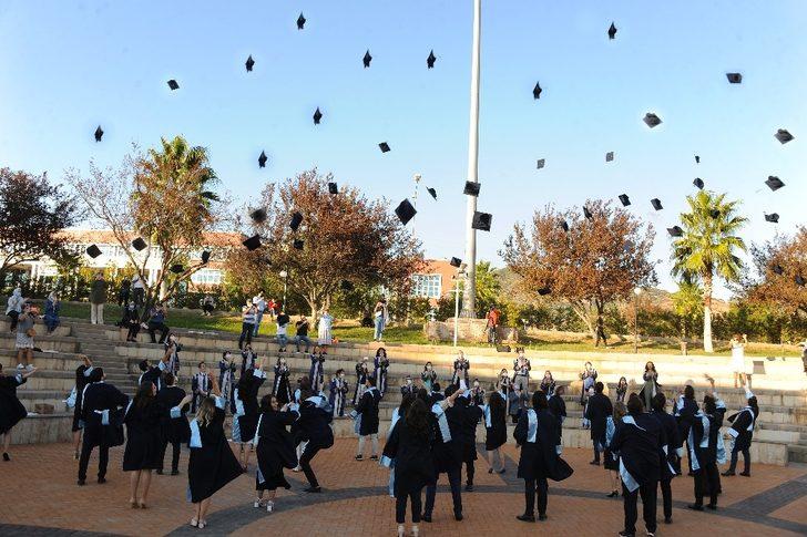 ADÜ Diş Hekimliği Fakültesi mezuniyet ve yemin töreni gerçekleşti G1