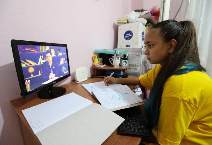 Buca Belediyesinden fırsat eşitliği için Dijital Dershane G3