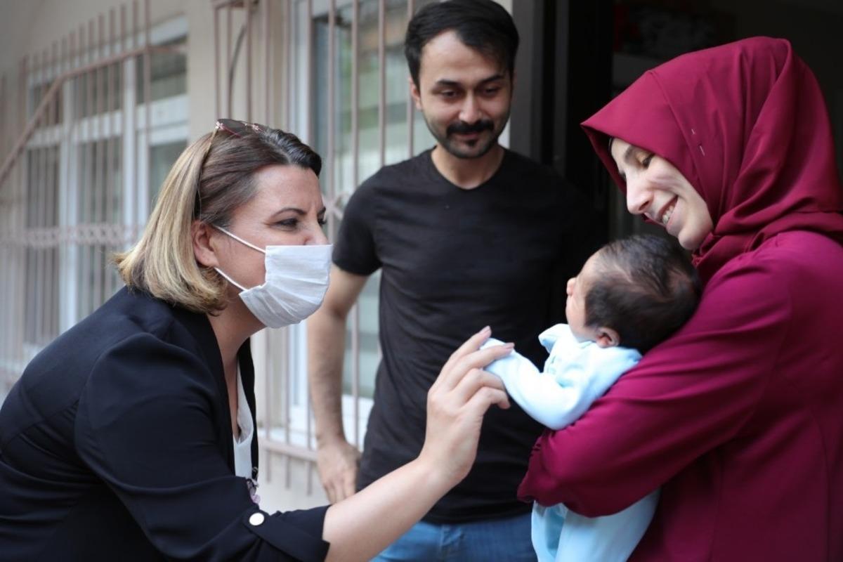G&uuml;l&uuml;mse Bebek projesi aileleri sevindiriyor