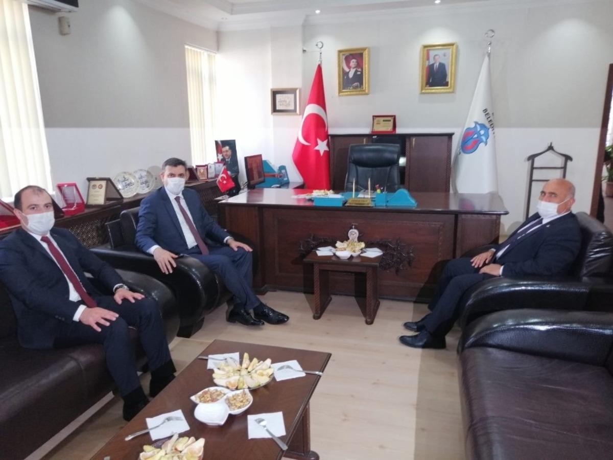 Vali &Ccedil;ift&ccedil;i&rsquo;den Başkan &Uuml;nl&uuml;&rsquo;ye ziyaret