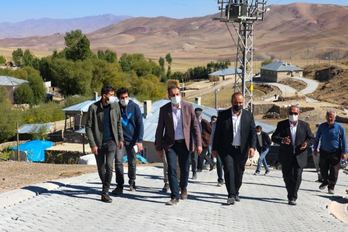 G&uuml;rpınar&rsquo;da parke taşı &ccedil;alışması devam ediyor