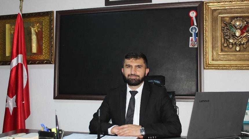 T&uuml;rkeli İl&ccedil;e M&uuml;ft&uuml;s&uuml; K&ouml;m&uuml;rc&uuml;, g&ouml;revine başladı