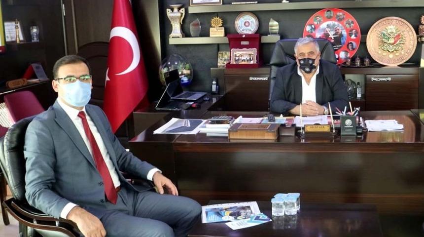 &Ccedil;ESOB&rsquo;u ziyaret eden SSK İl M&uuml;d&uuml;r&uuml; &Ouml;mer T&ouml;k;