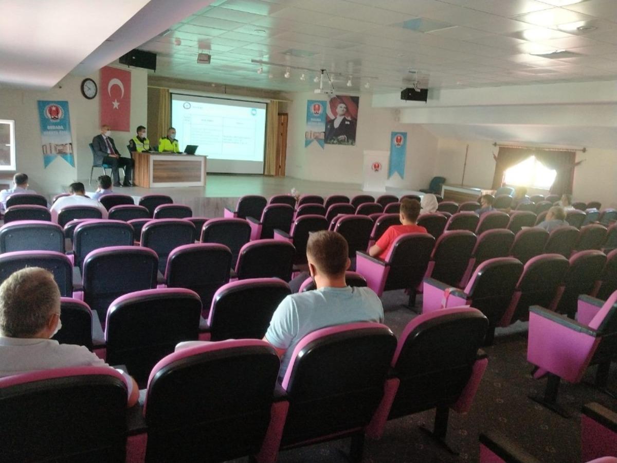 106 okul servis aracı ve s&uuml;r&uuml;c&uuml;s&uuml; denetlendi