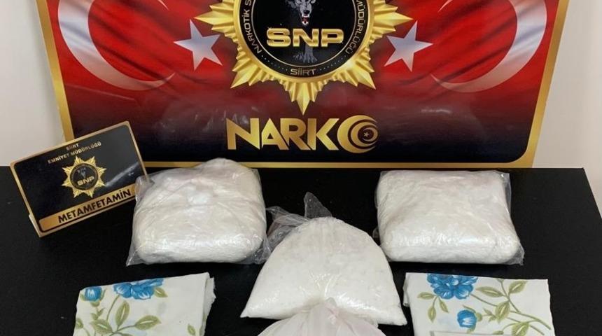 Ara&ccedil;tan 3 kilo 420 gram uyuşturucu &ccedil;ıktı