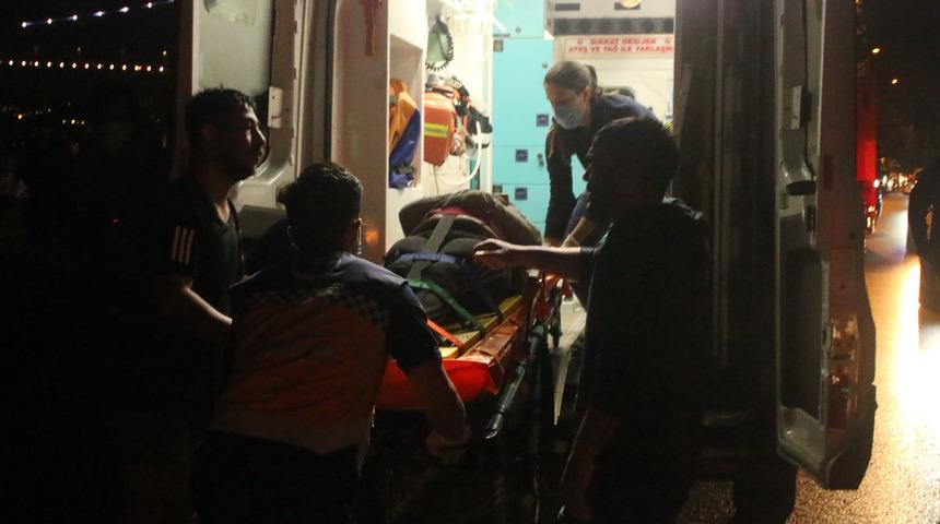 Sarıyer'de panik anları! Arkadaşlarıyla sahilde otururken denize atladı