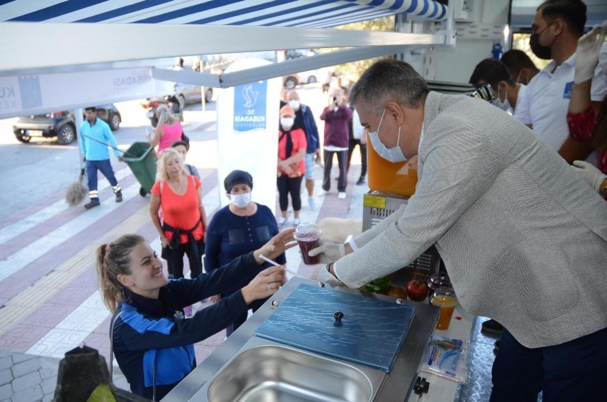 Kuşadası Belediyesi&rsquo;nden &ldquo;mobil ikram" hizmeti