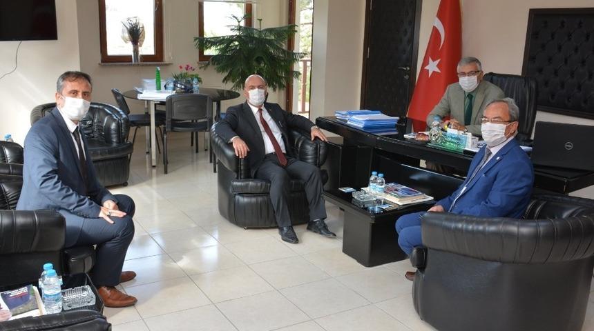 Milli Eğitim M&uuml;d&uuml;r&uuml; Cırıt&rsquo;tan Başkan Bozkurt&rsquo;a ziyaret