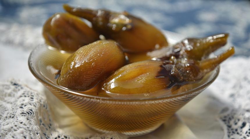 Kara badımcan reçeli! 4 saatte yapılıyor çay içerken yeniliyor