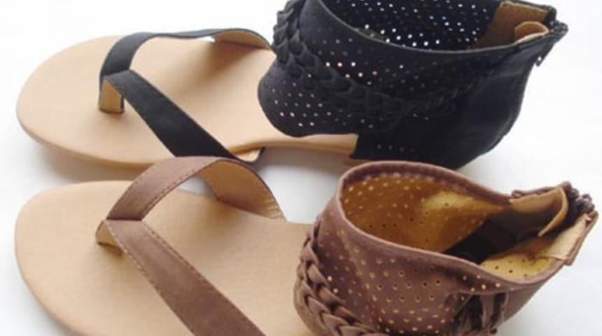 Sandaletler Tehdit Ediyor