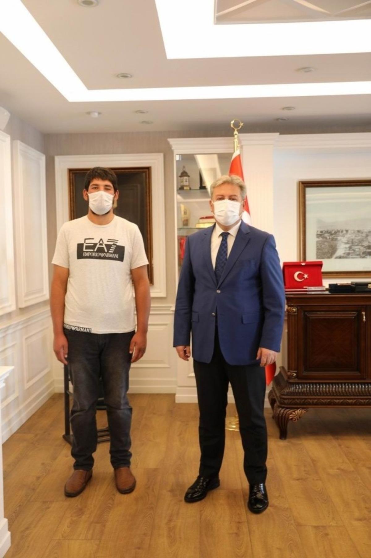 &rsquo;S&ouml;z konusu vatan ise gerisi teferruat&rsquo; dedi, 60 kilo zayıfladı