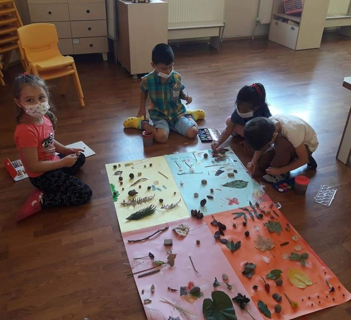 Minikler doğadan topladıkları &uuml;r&uuml;nleri eğlenerek &ouml;ğrendi