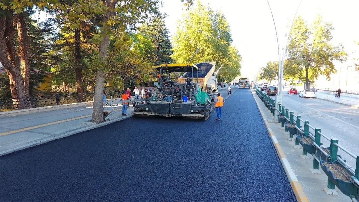 Tokat&rsquo;ta 24 yıllık asfalt yol yenileniyor