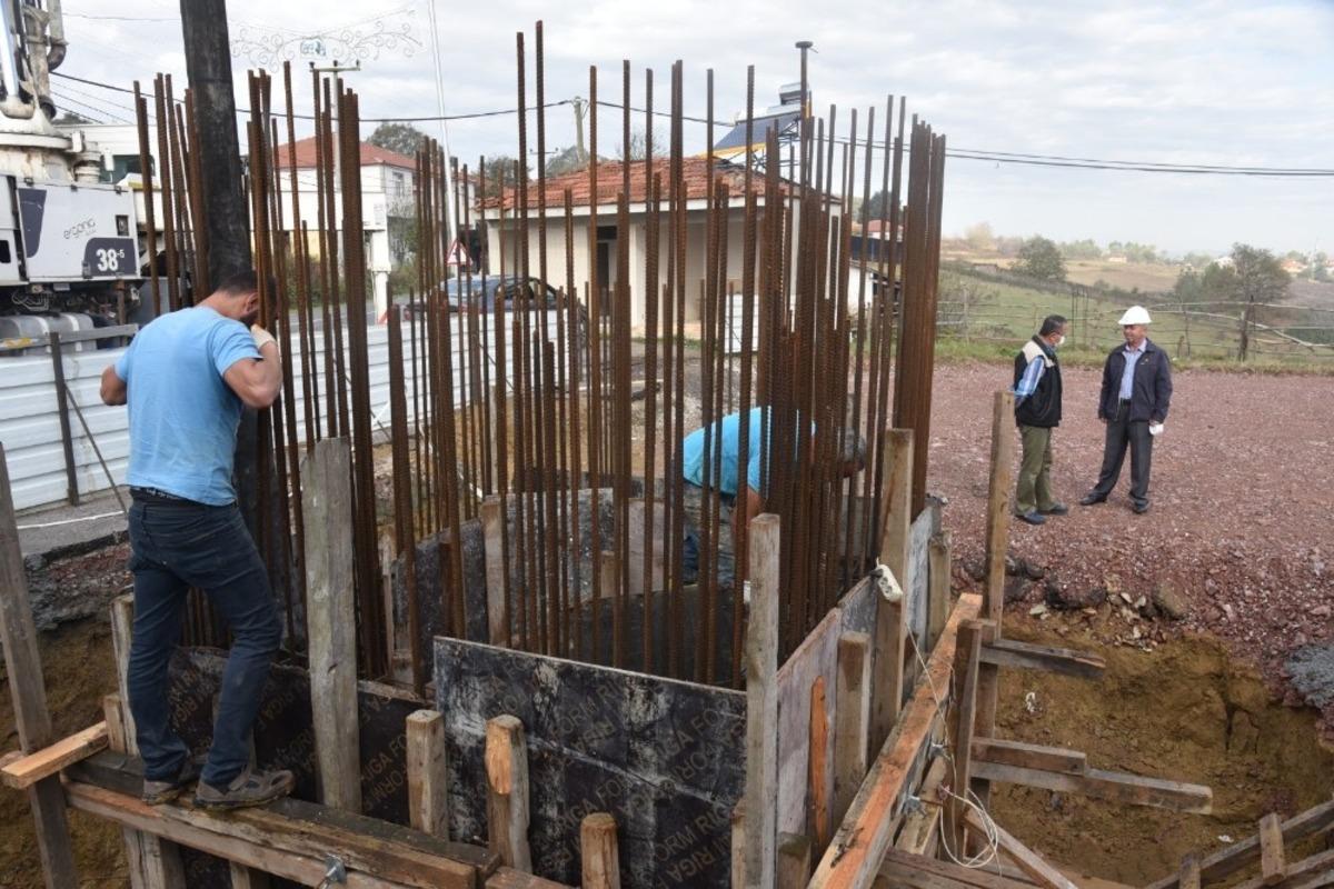 Tepebaşı Cami&rsquo;nin minareleri y&uuml;kseliyor