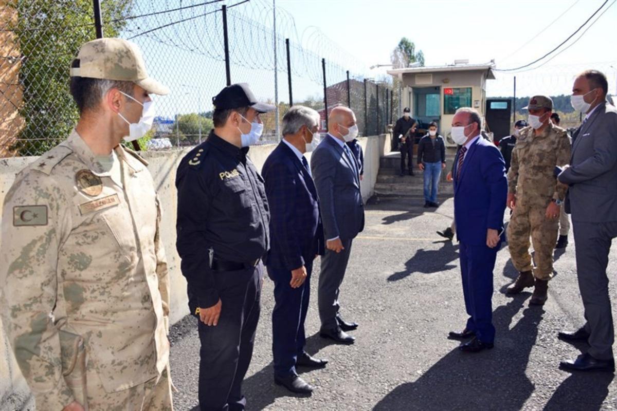Vali H&uuml;seyin &Ouml;ner, G&ouml;le il&ccedil;esinde ziyaretlerde bulundu