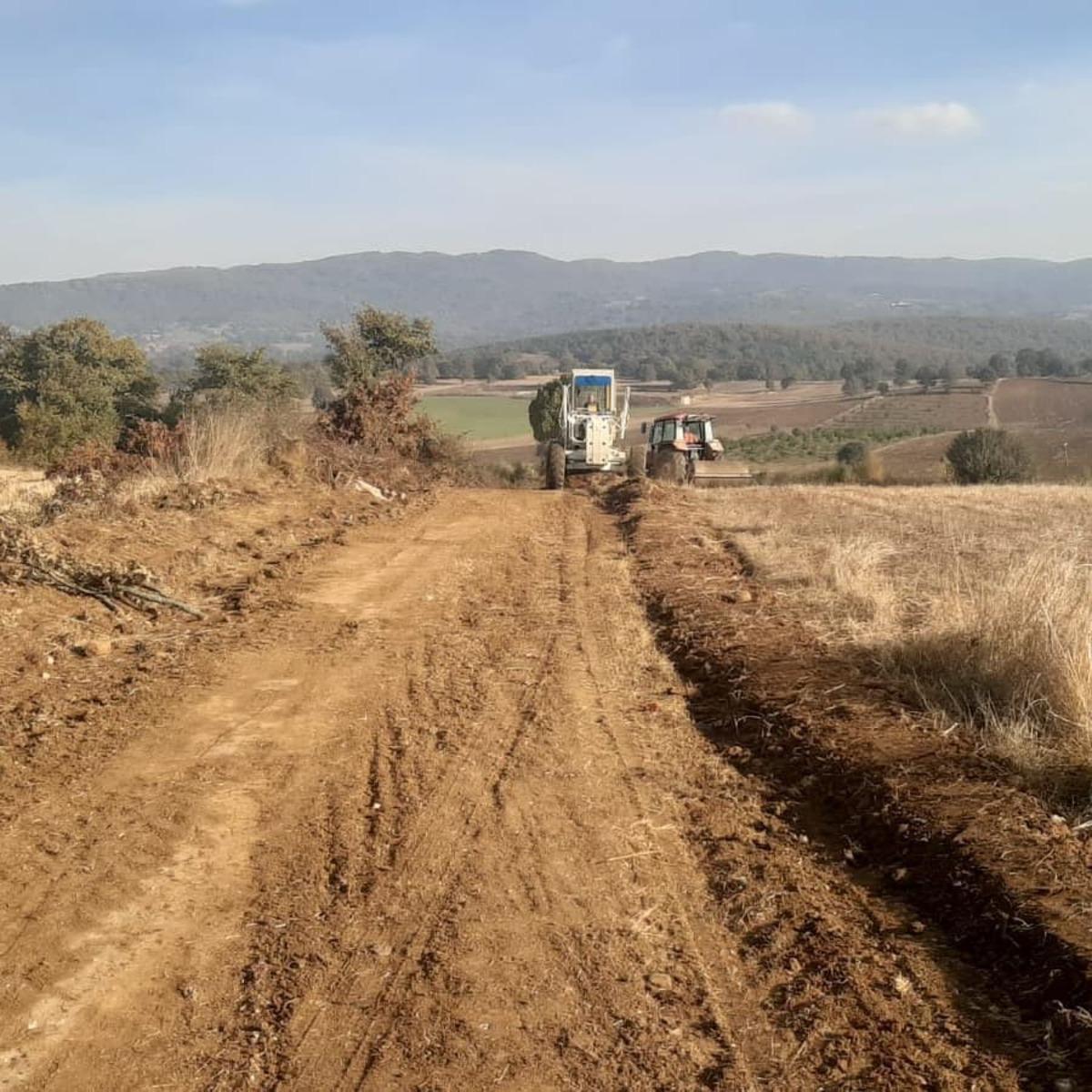 Pazaryeri&rsquo;nden yağmurlar başlamadan tarla ve arazi yolları bitecek
