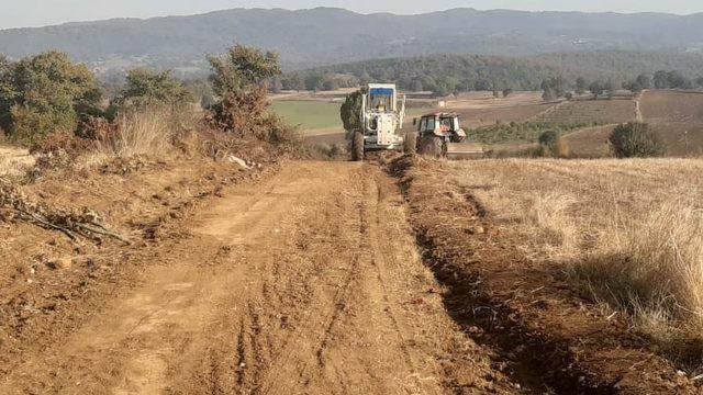 Pazaryeri’nden yağmurlar başlamadan tarla ve arazi yolları bitecek
