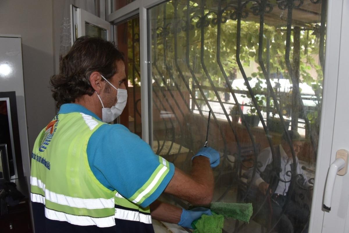 İhtiya&ccedil; sahibi vatandaşların evleri dezenfekte ediliyor