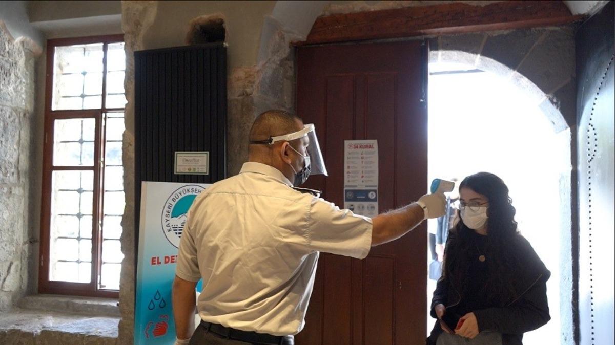 Doktor Başkan ile g&uuml;venli k&uuml;t&uuml;phaneler