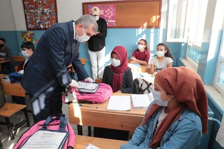 Şanlıurfa’da öğrencilere hijyen ve eğitim seti G2