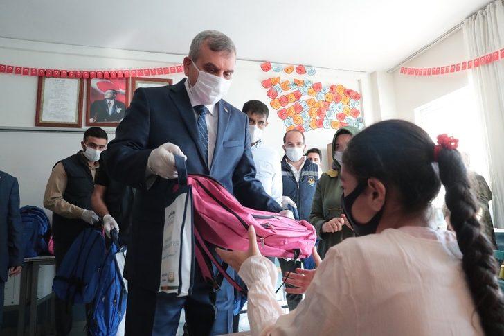 Şanlıurfa’da öğrencilere hijyen ve eğitim seti G3