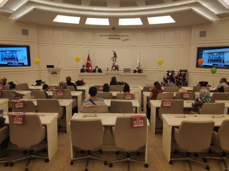 Gaziantep’te engelli çocuklara tekerlekli sandalye G4