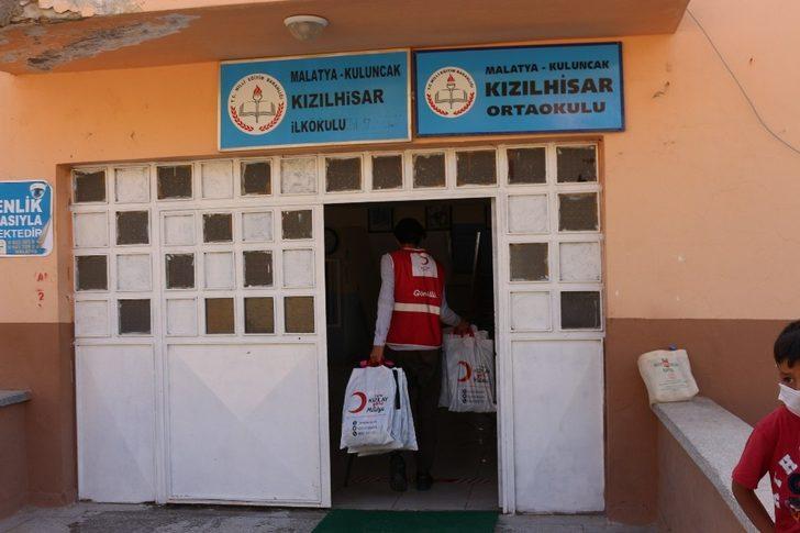 Kızılay köy okullarındaki çocukları unutmadı G3