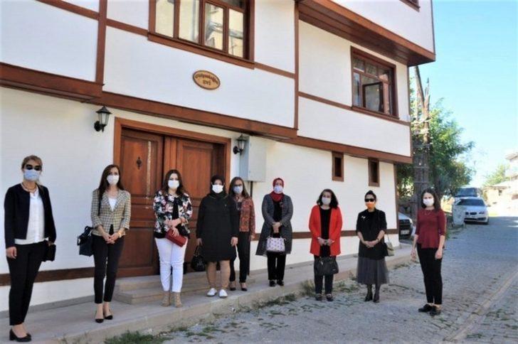 Sandıklı Kadın Kültür Evi ziyaretçilerini ağırlıyor G1