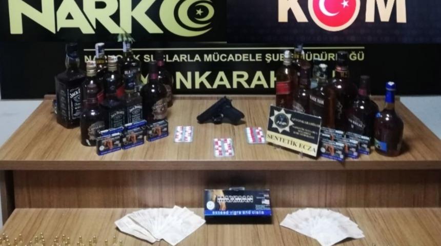 Polis elini attığı her yerden ka&ccedil;ak &uuml;r&uuml;n buldu