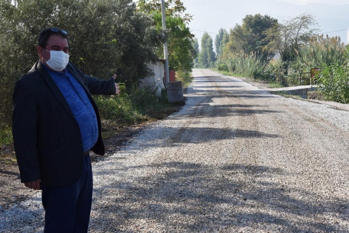 Yunusemre&rsquo;nin 2 mahallesinde yol &ccedil;alışması