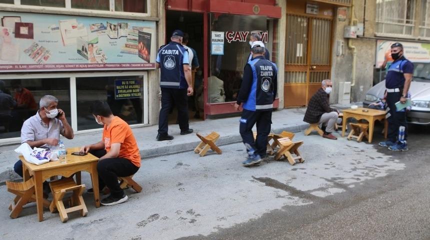 Elazığ&rsquo;da kaldırım işgali yapanlara denetim