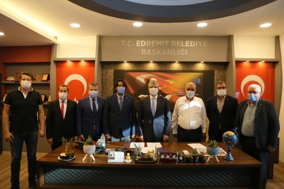 Edremit Belediyesi&rsquo;nden zeytin &uuml;reticisine b&uuml;y&uuml;k destek