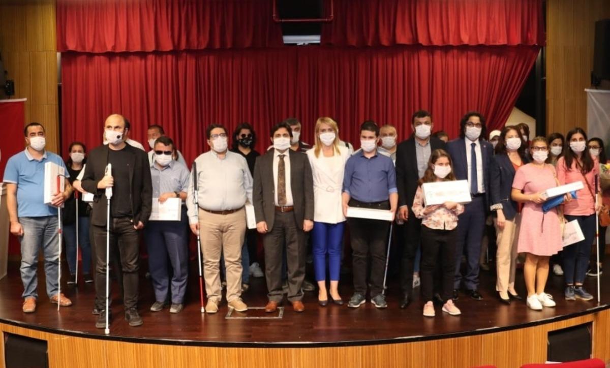 Merkezefendi Belediyesinden g&ouml;rme engellilere akıllı baston