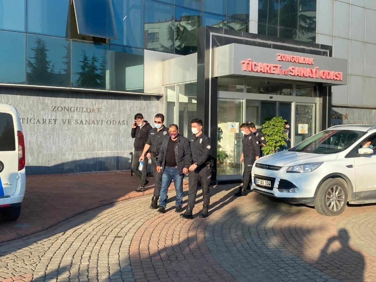 TSO başkanını g&ouml;rebilmek i&ccedil;in &ccedil;atıya &ccedil;ıktı