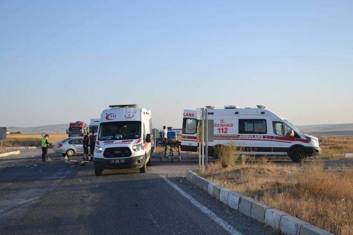 Sivas’ta otomobiller çarpıştı: 6 yaralı G4