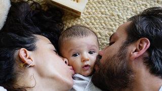 Cansu Tosun ve Erkan Kolçak Köstendil'den oğulları Marsel ile üçüncü ay pozları