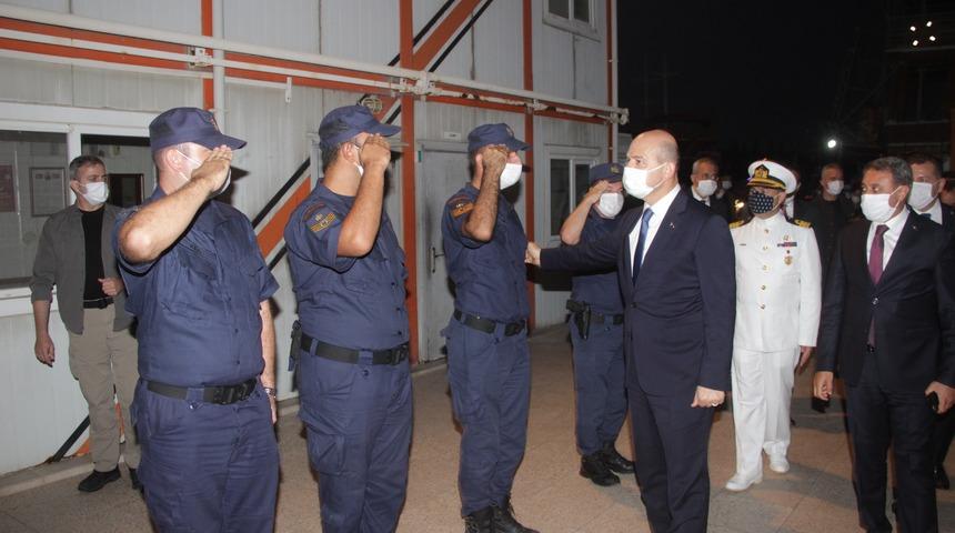 Bakan Soylu, Kuzey Ege Denizi'nde incelemelerde bulundu